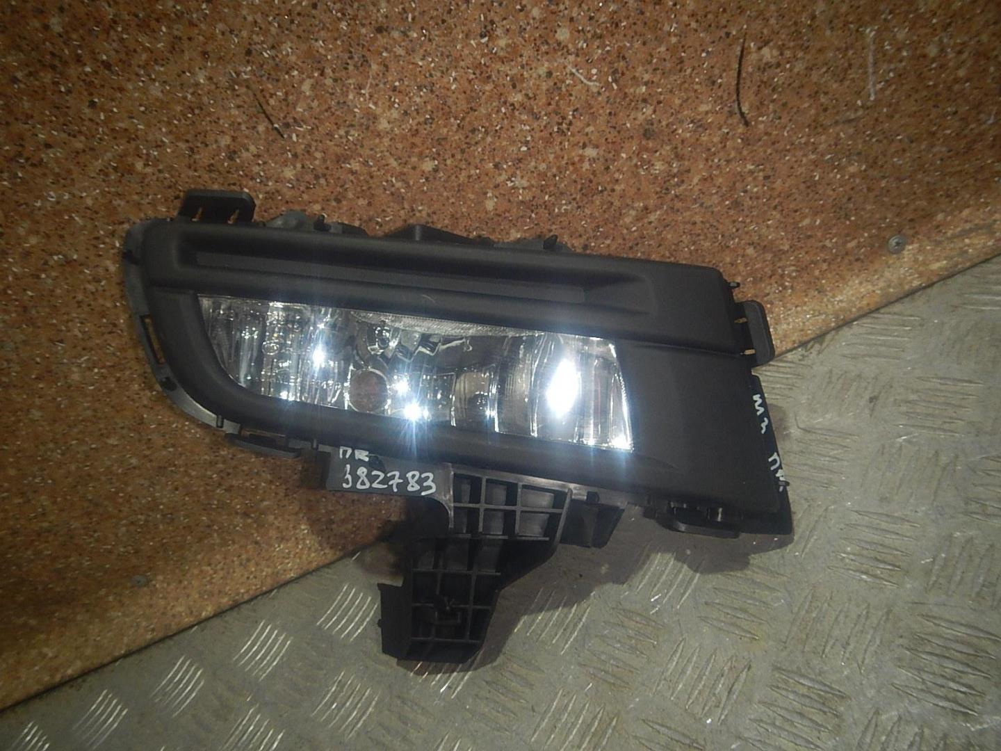 Фара противотуманная правая