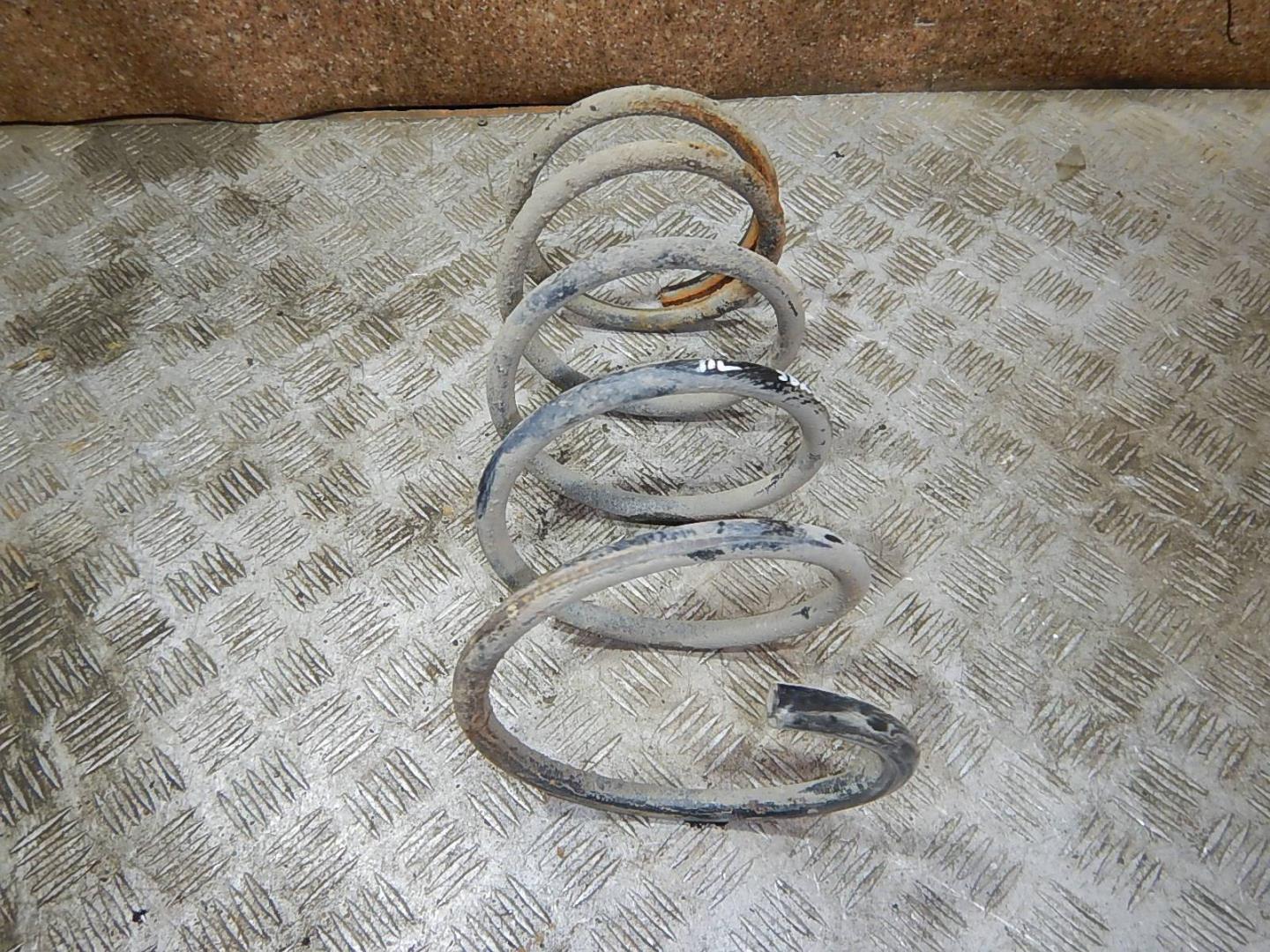 Пружина передняя