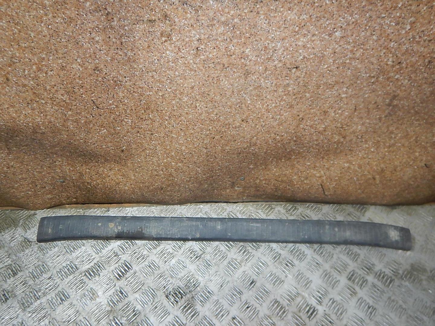 Обшивка багажника