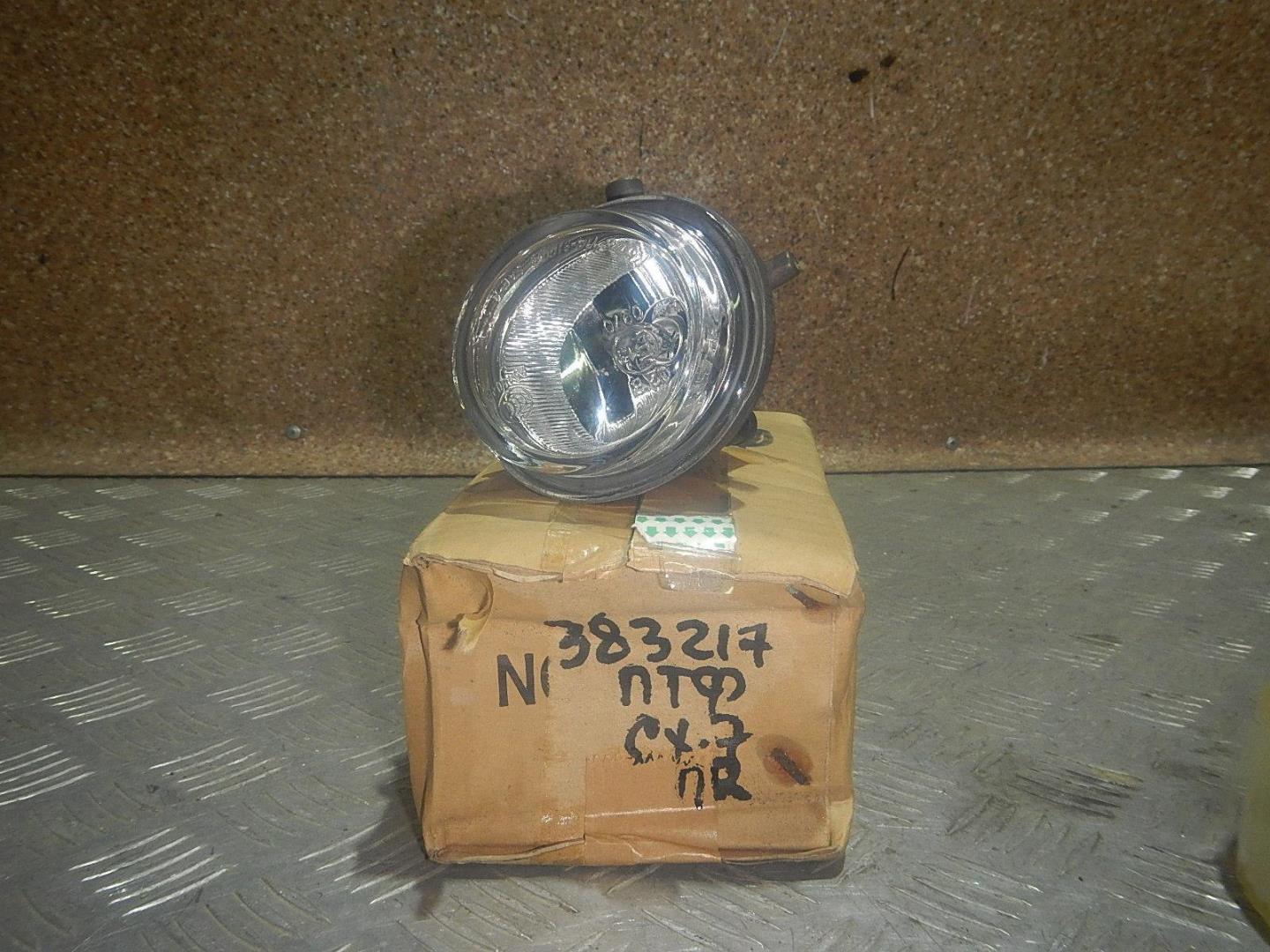 Фара противотуманная правая