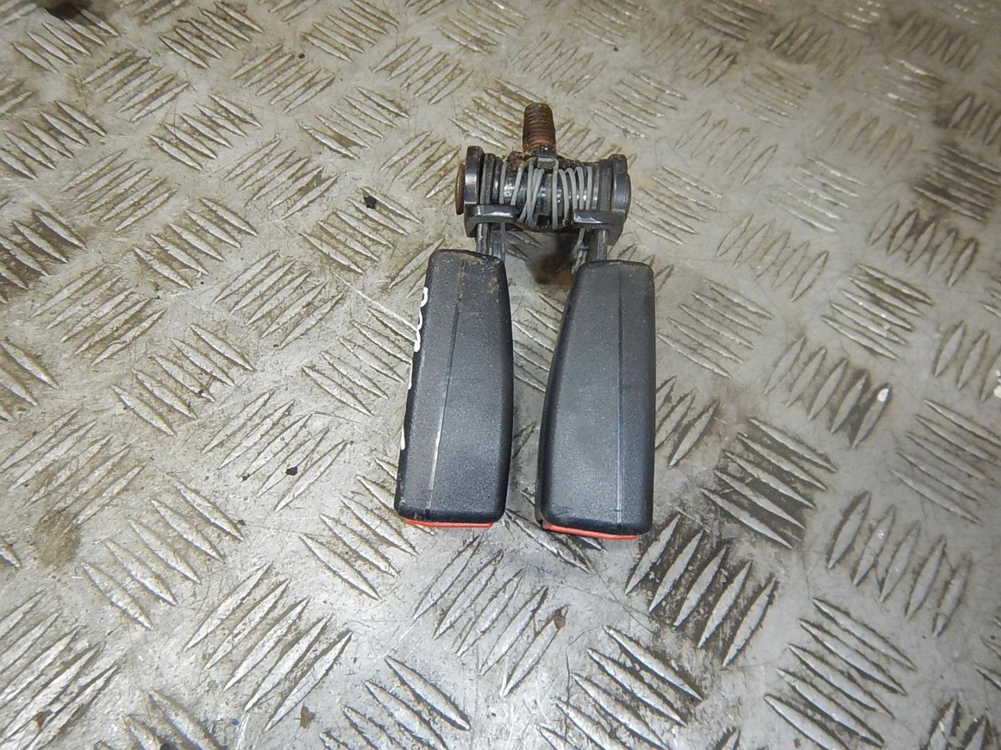 Ответная часть ремня безопасности