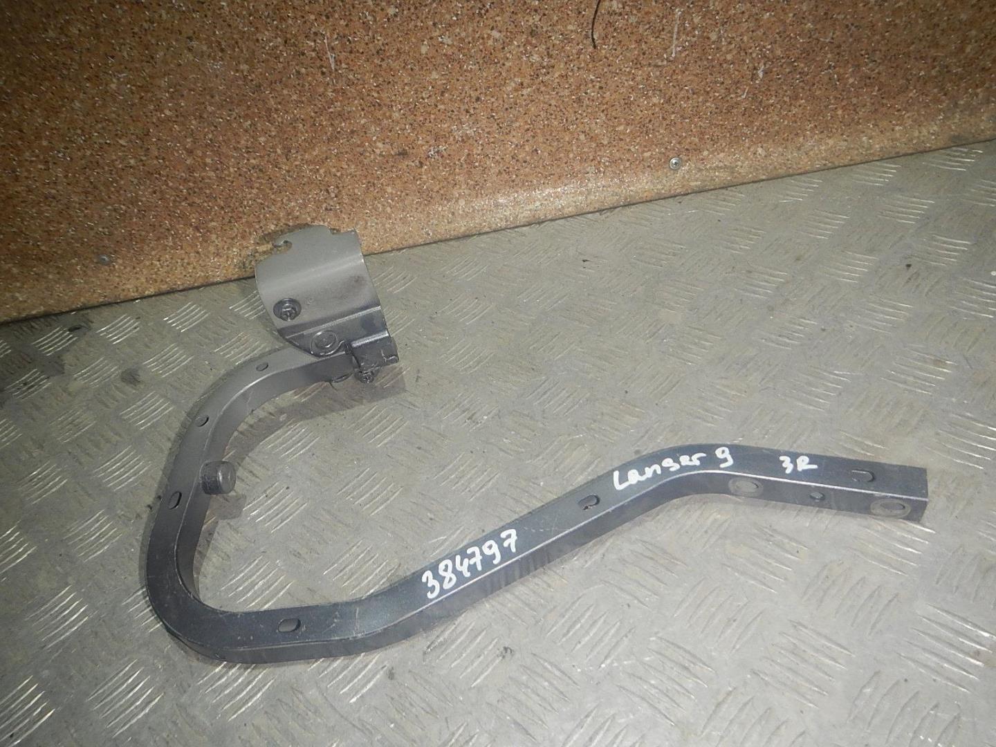 Петля крышки багажника