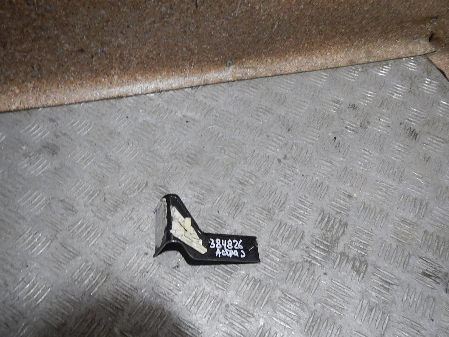 Кронштейн радиатора