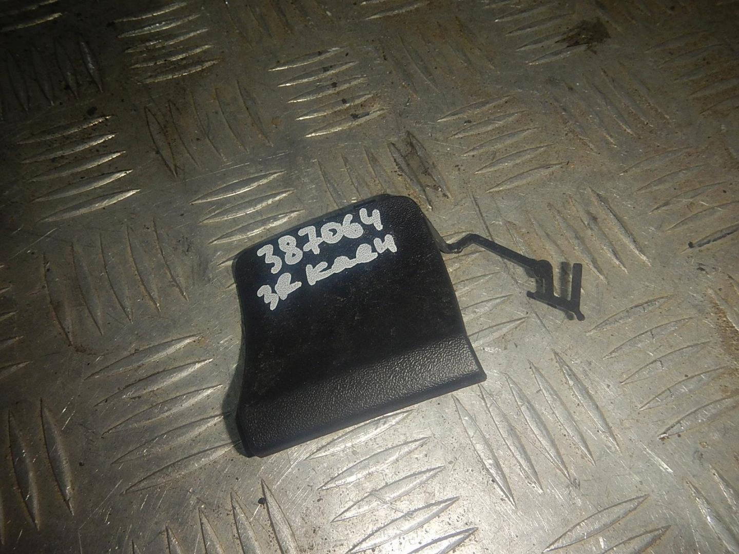 Заглушка буксировочного крюка