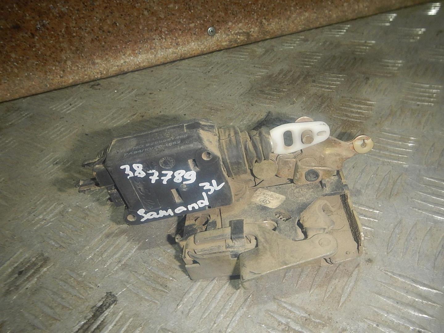 Замок двери задней левой