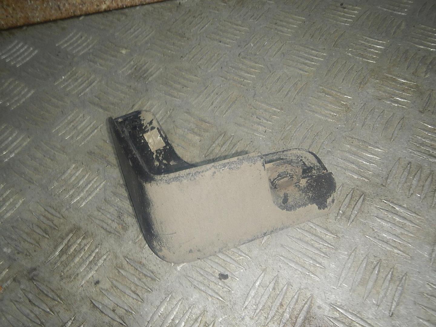 Брызговик задний левый