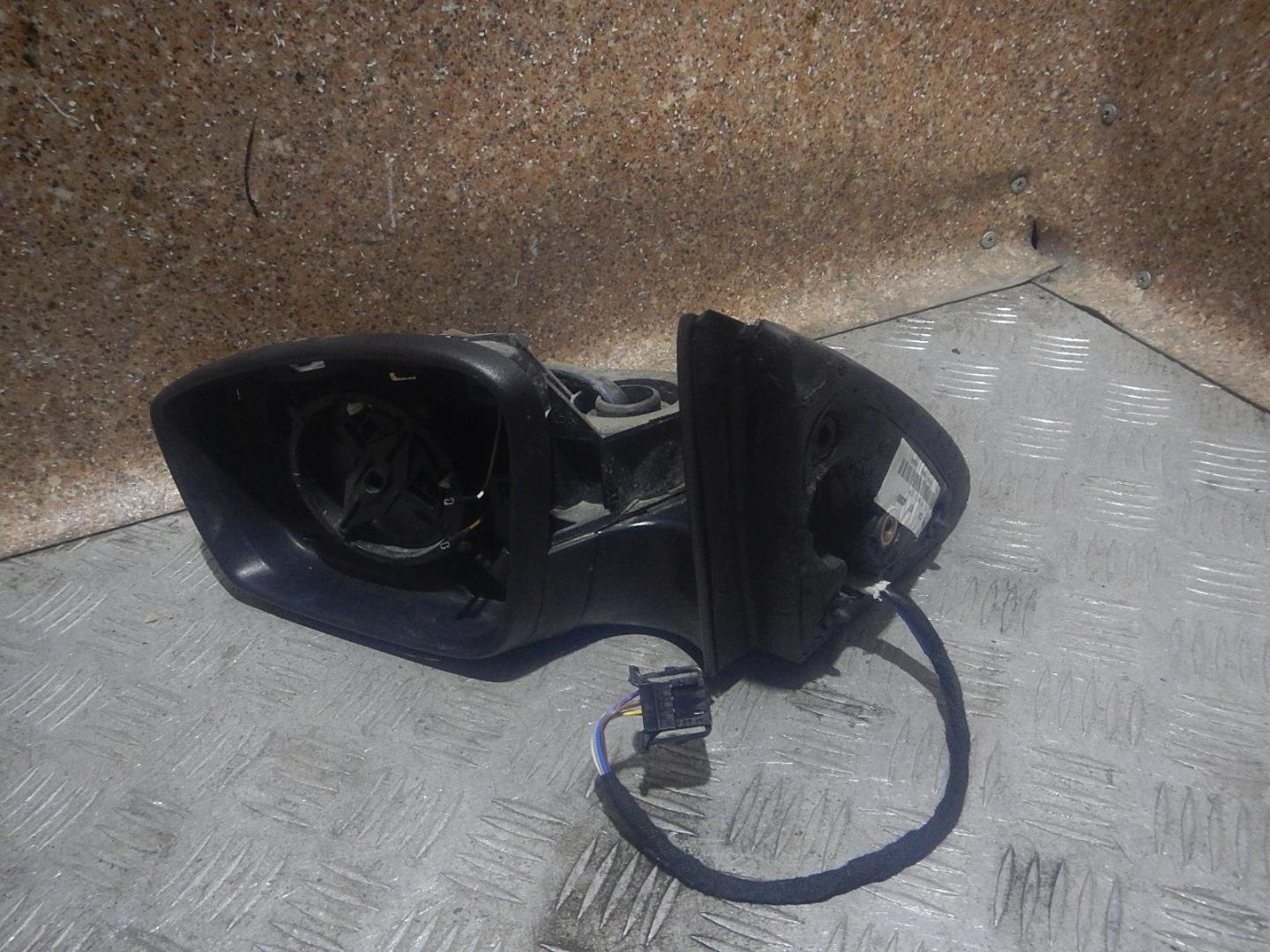 Зеркало левое электрическое