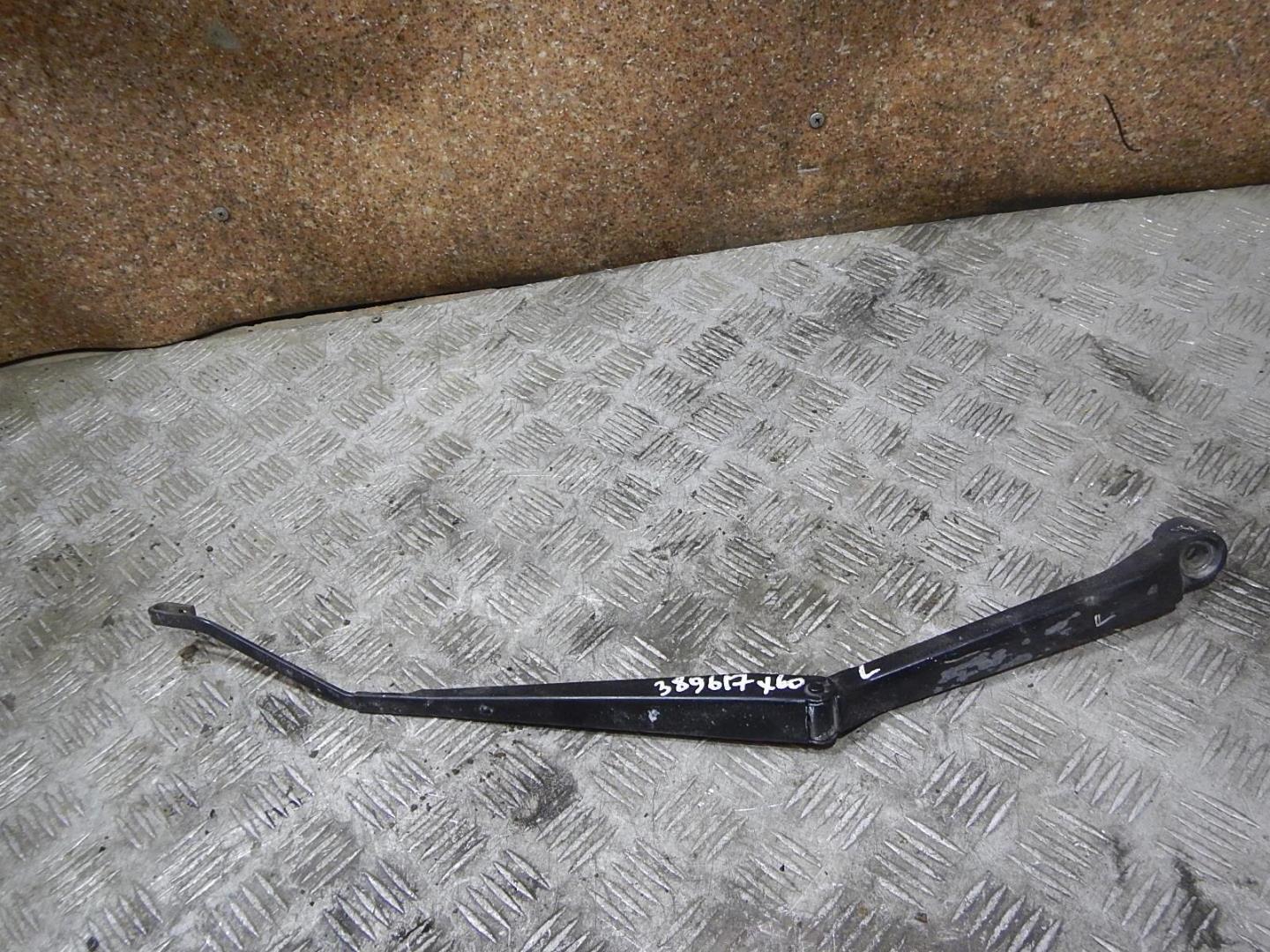 Поводок стеклоочистителя передний левый