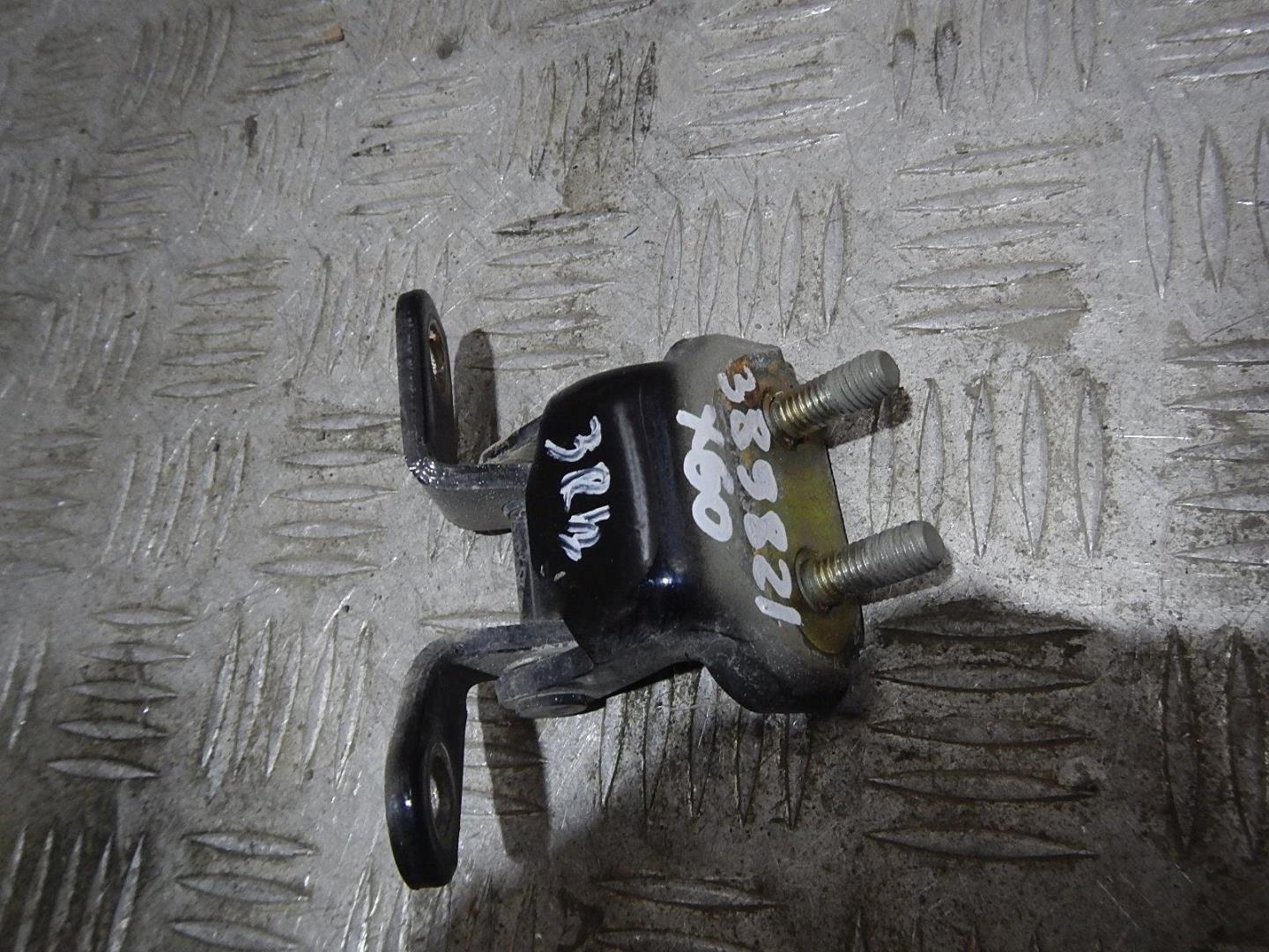 Петля двери задней правой верхняя