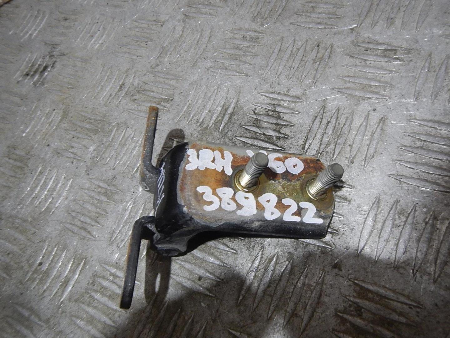 Петля двери задней правой нижняя