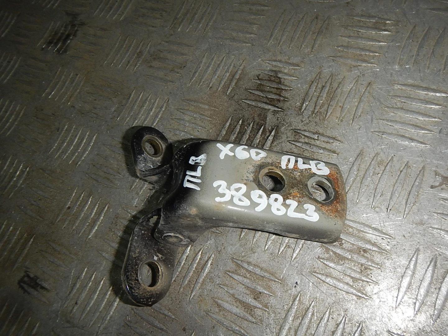 Петля двери передней левой верхняя