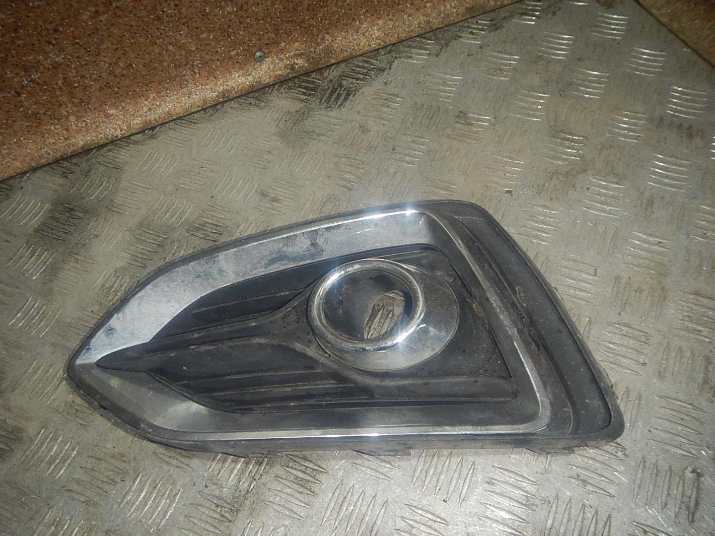 Решетка в бампер левая