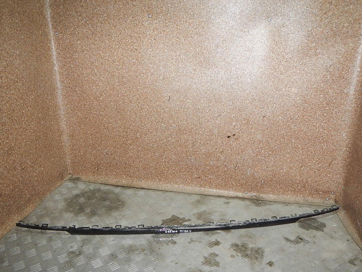 Молдинг заднего бампера