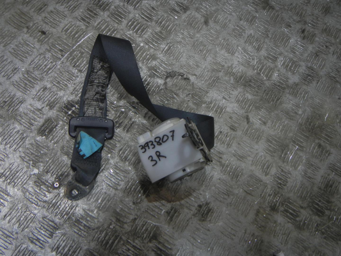 Ремень безопасности