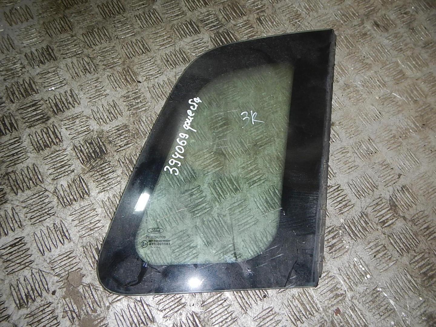 Стекло кузовное глухое правое