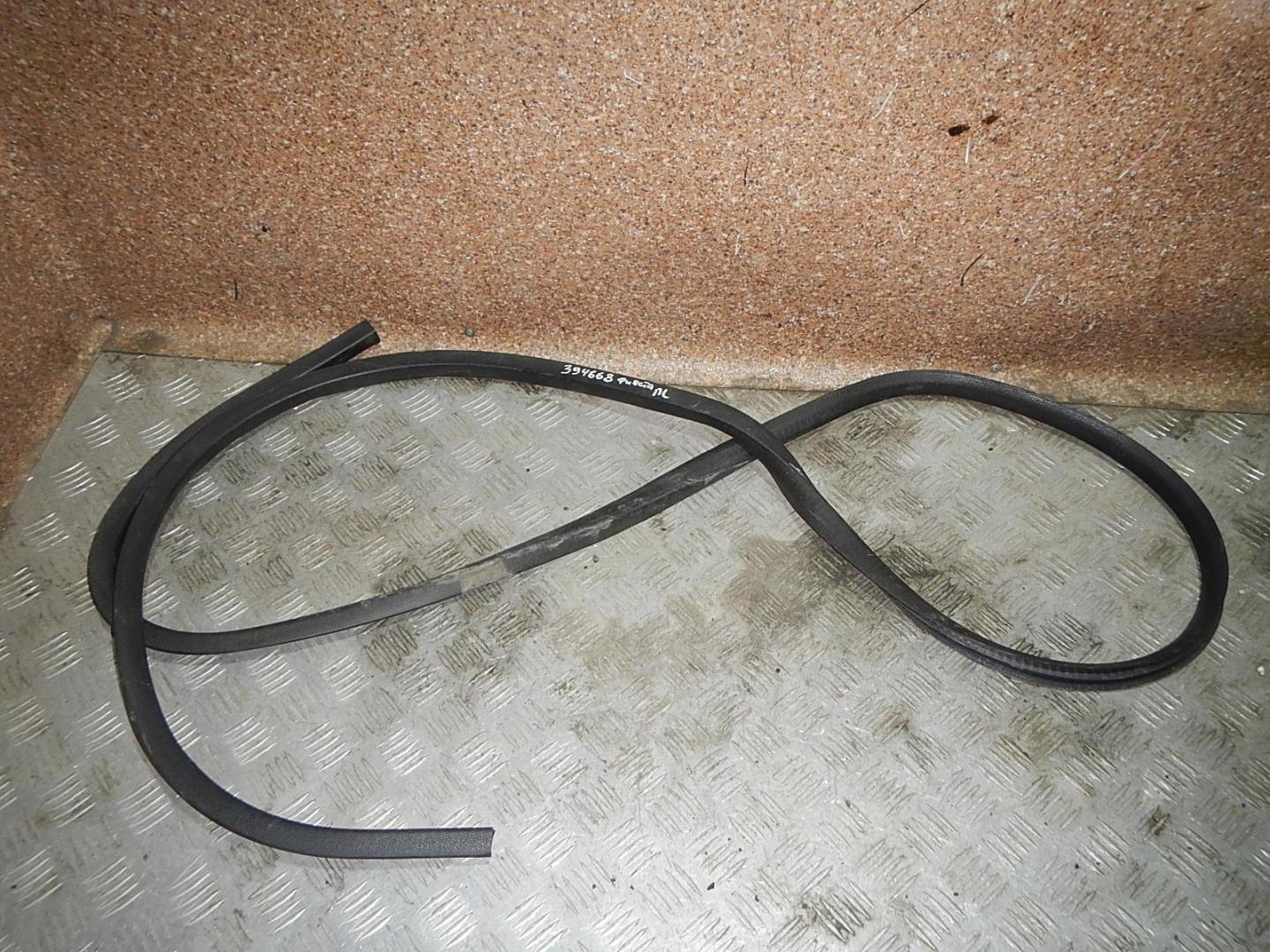 Уплотнитель двери