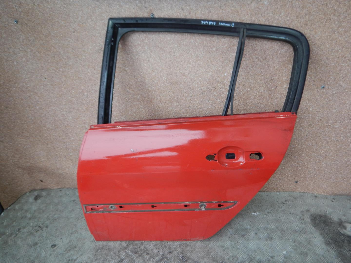 Дверь задняя левая