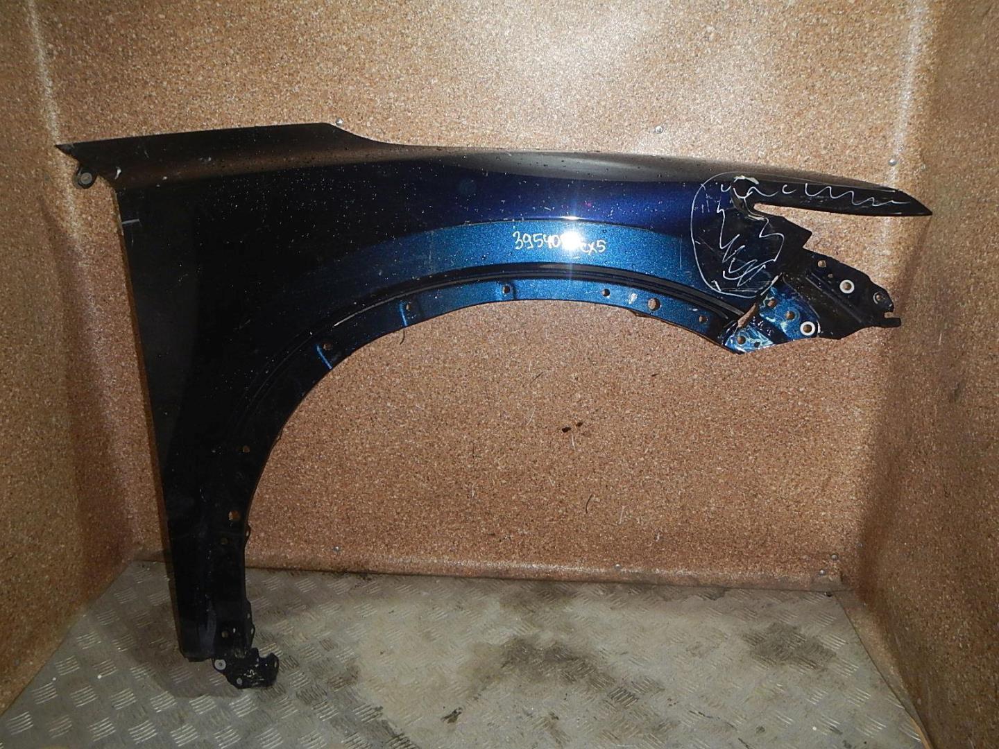 Крыло переднее правое