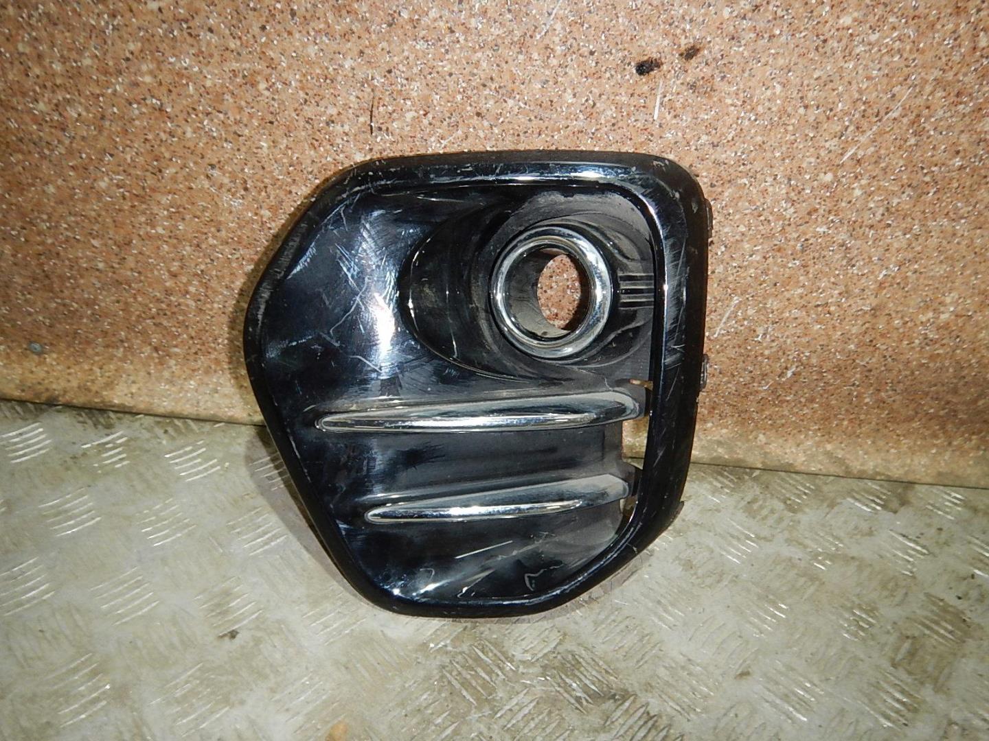 Решетка в бампер левая