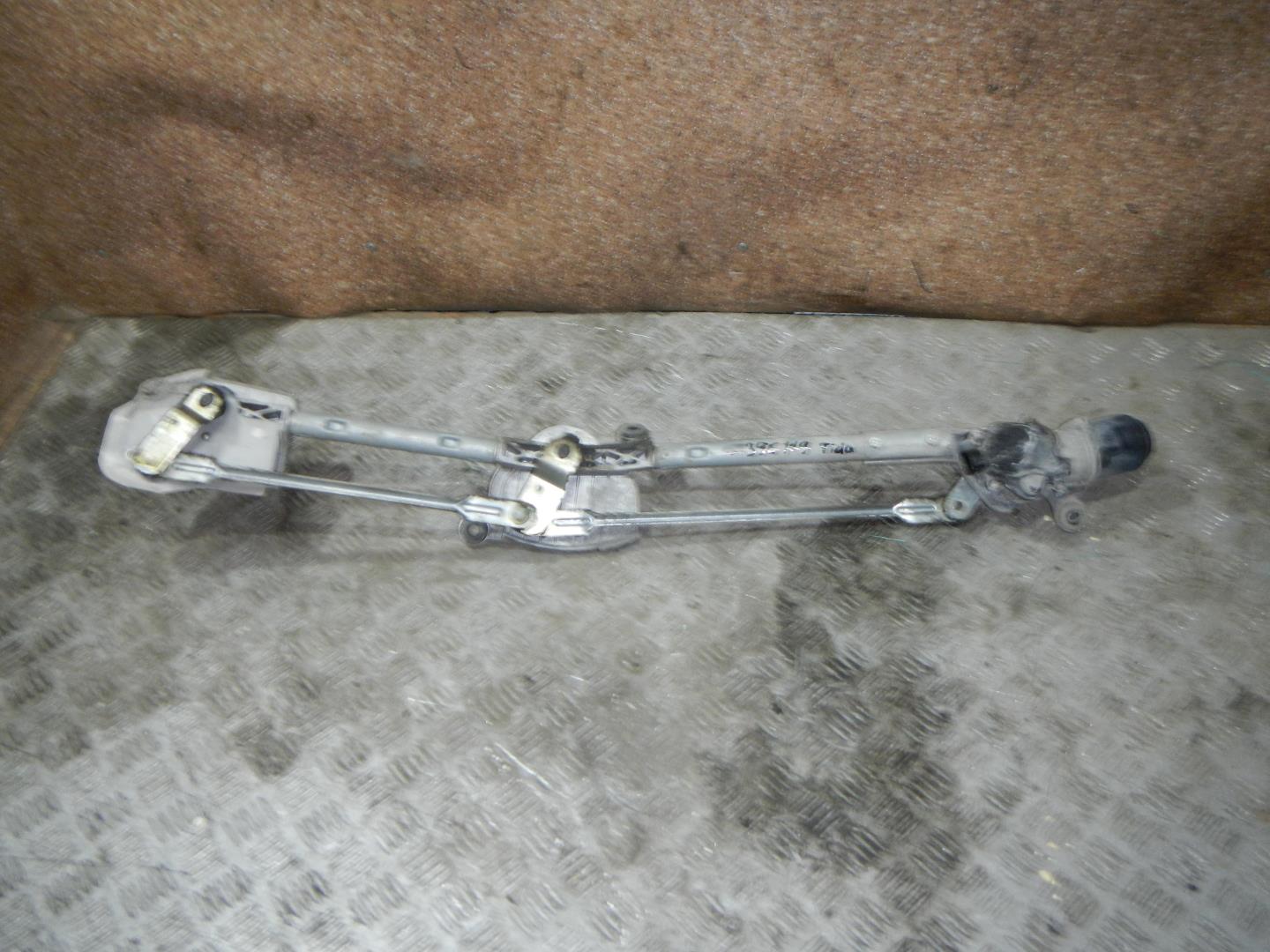 Трапеция стеклоочистителей