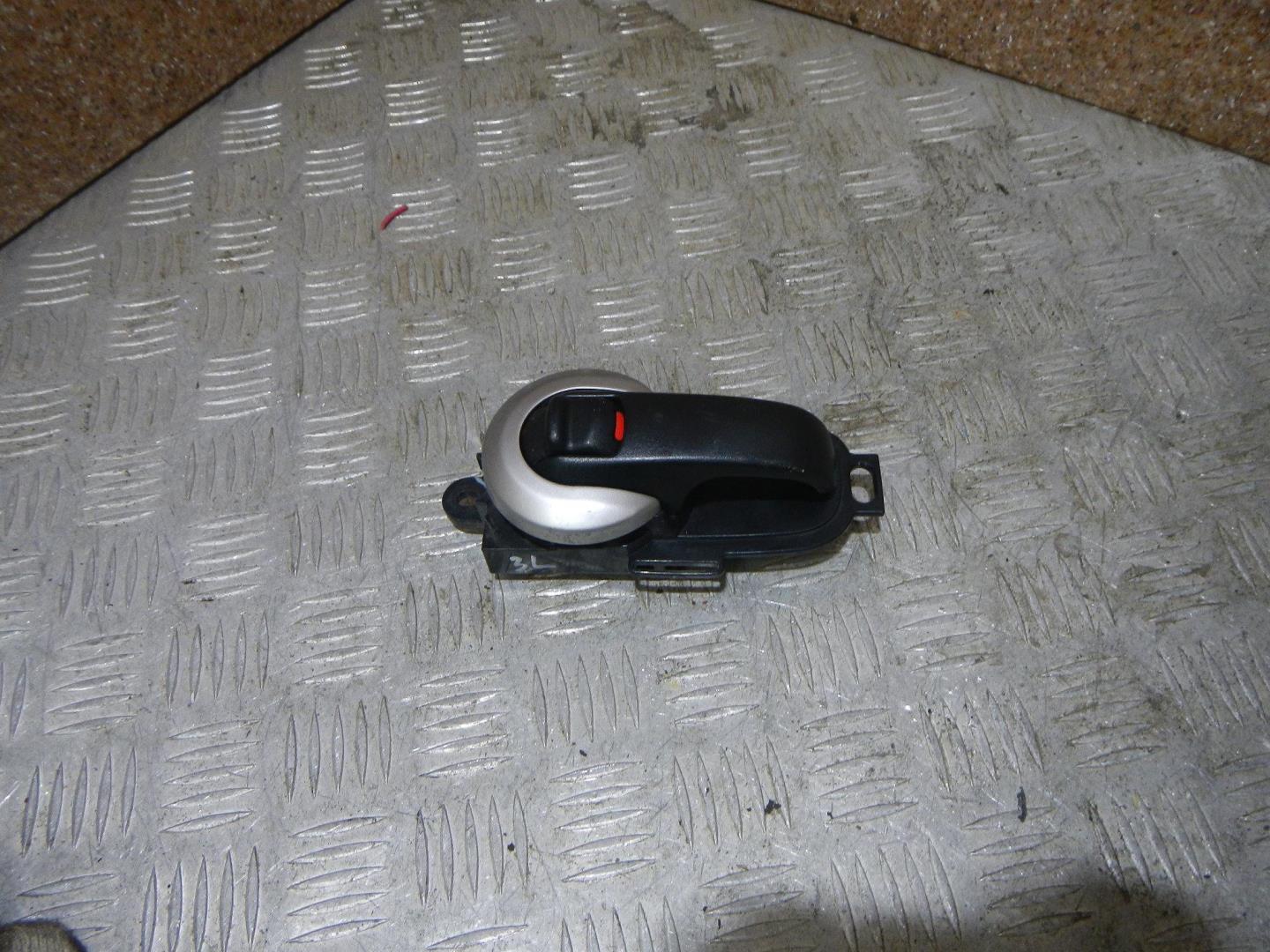 Ручка двери внутренняя левая