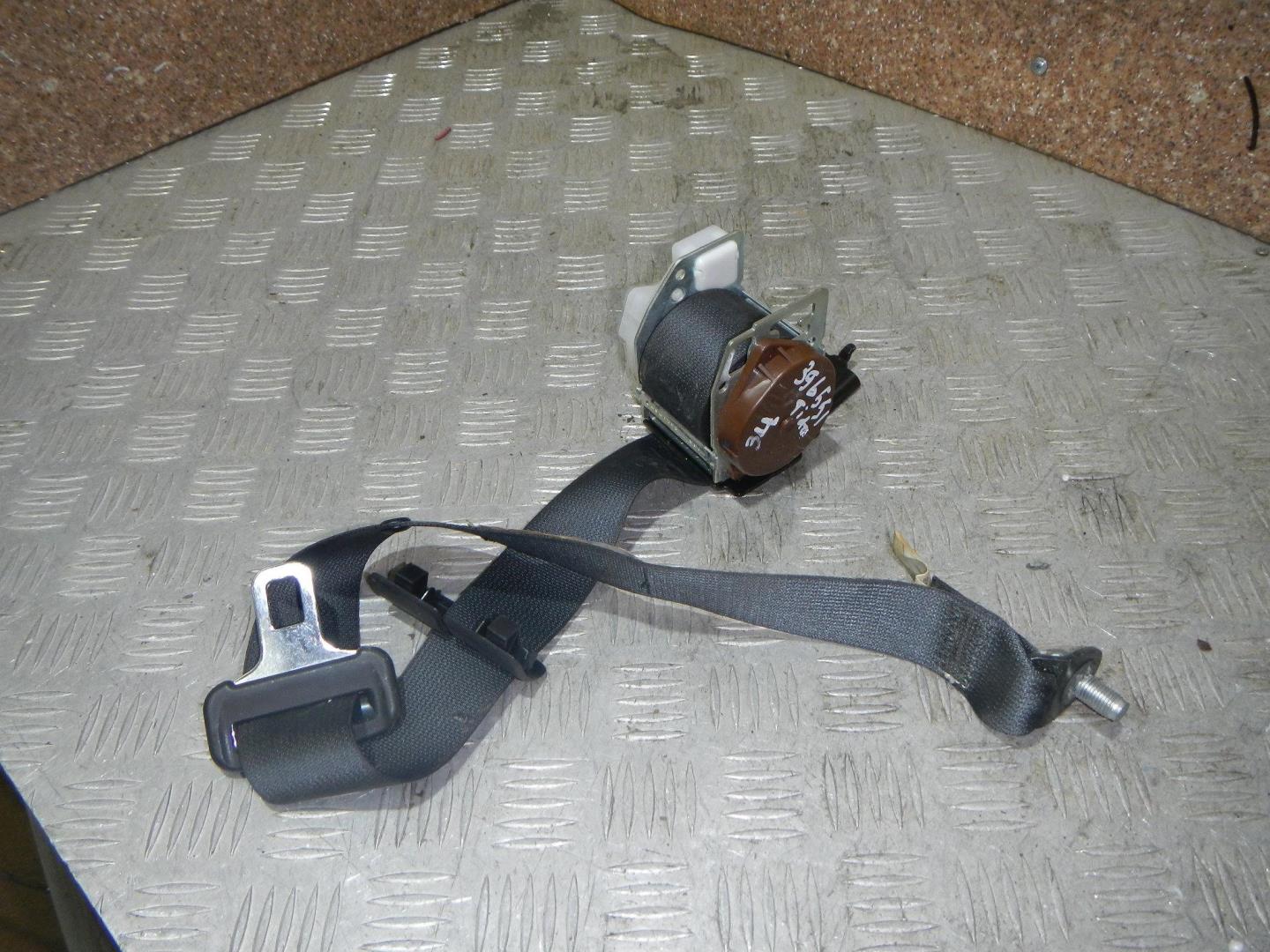 Ремень безопасности