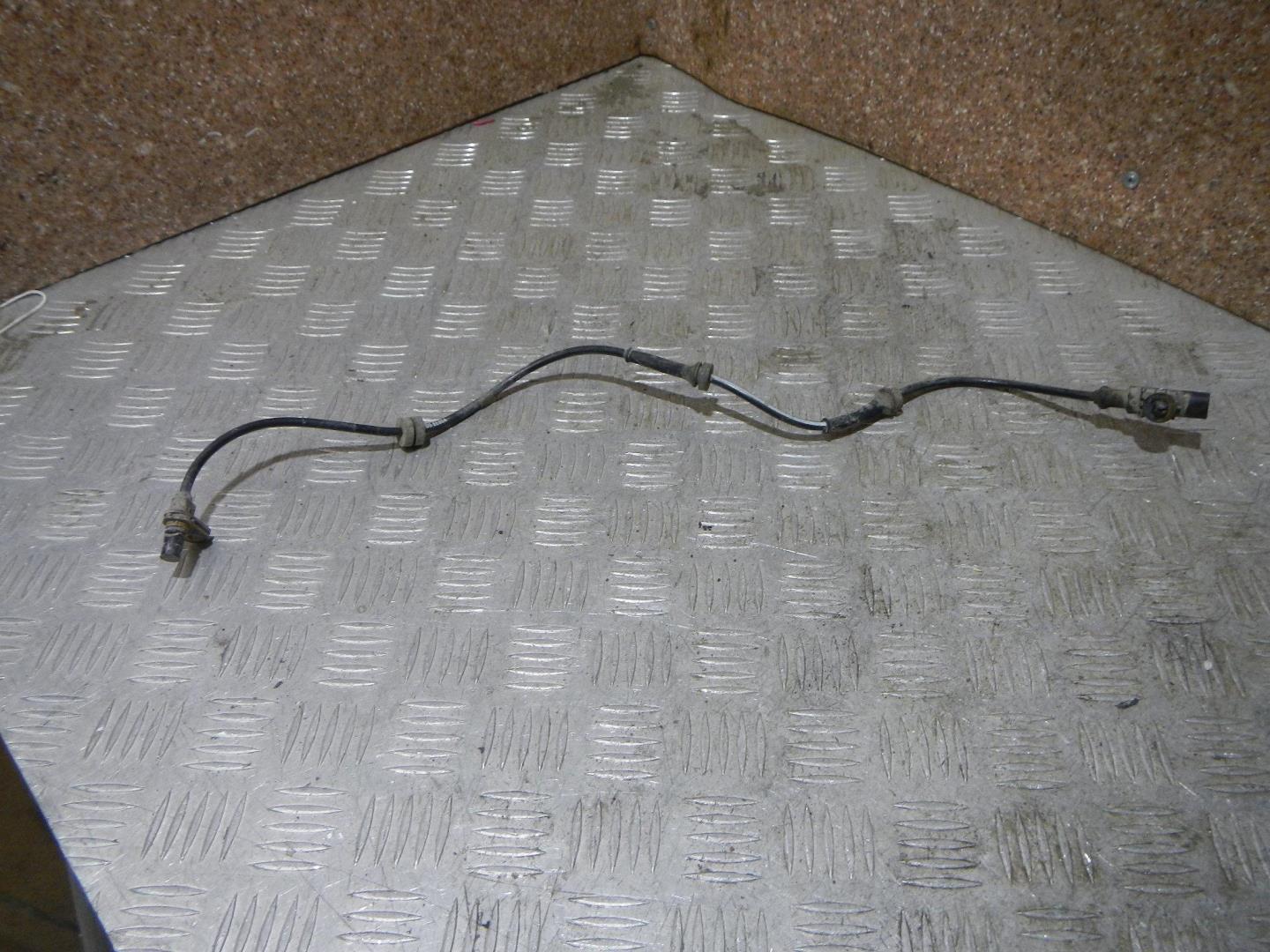 Датчик ABS задний