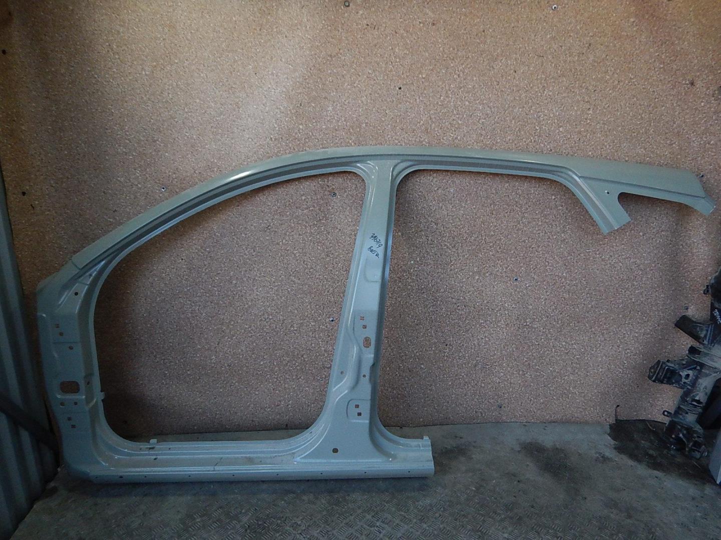 Кузовной элемент