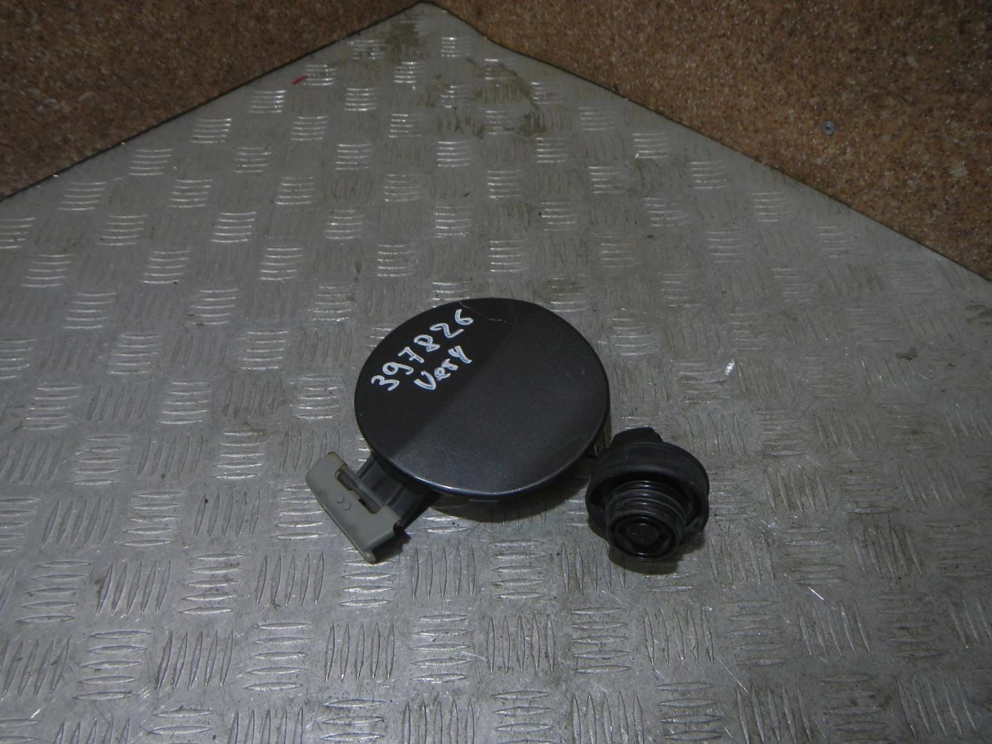 Лючок бензобака