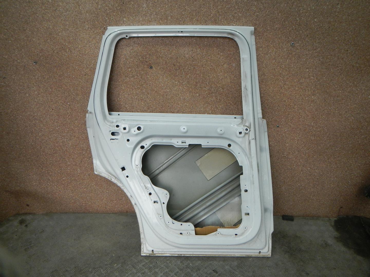Дверь задняя левая