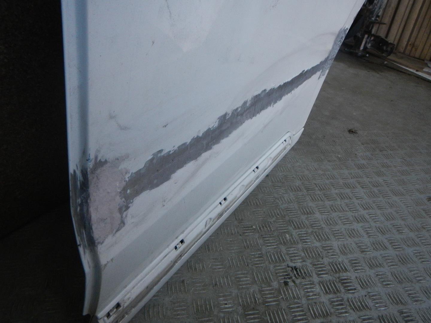 Дверь задняя левая