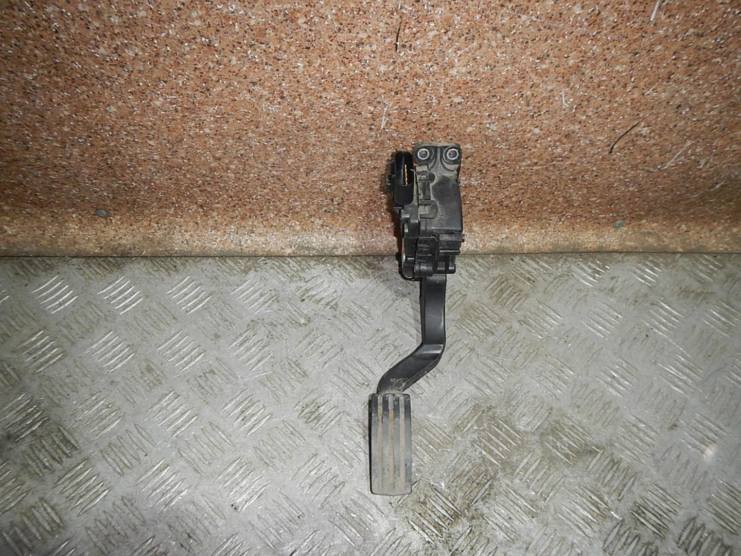 Педаль газа