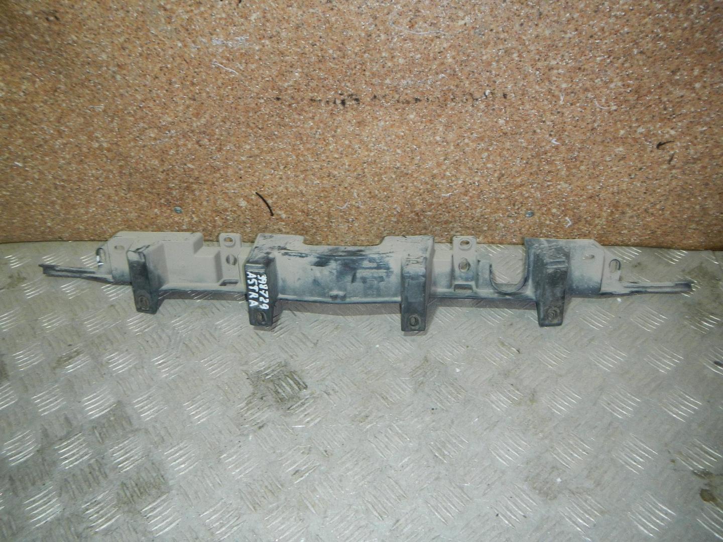 Кронштейн переднего бампера