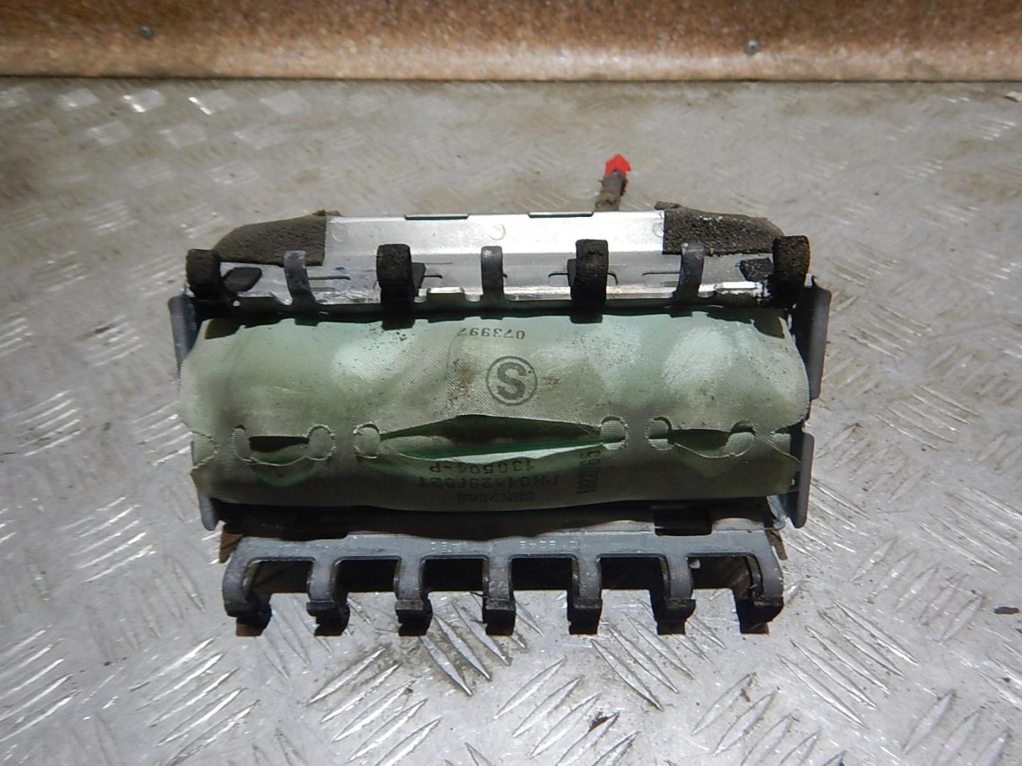 Подушка безопасности пассажирская (в торпедо)