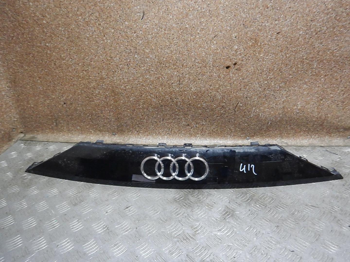 Накладка двери багажника