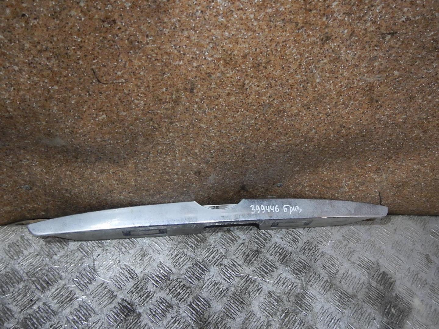 Накладка двери багажника