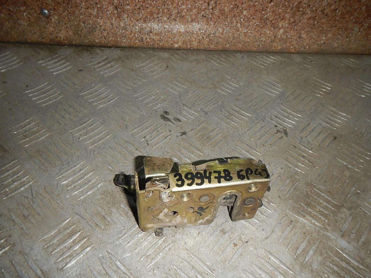 Замок двери задней правой