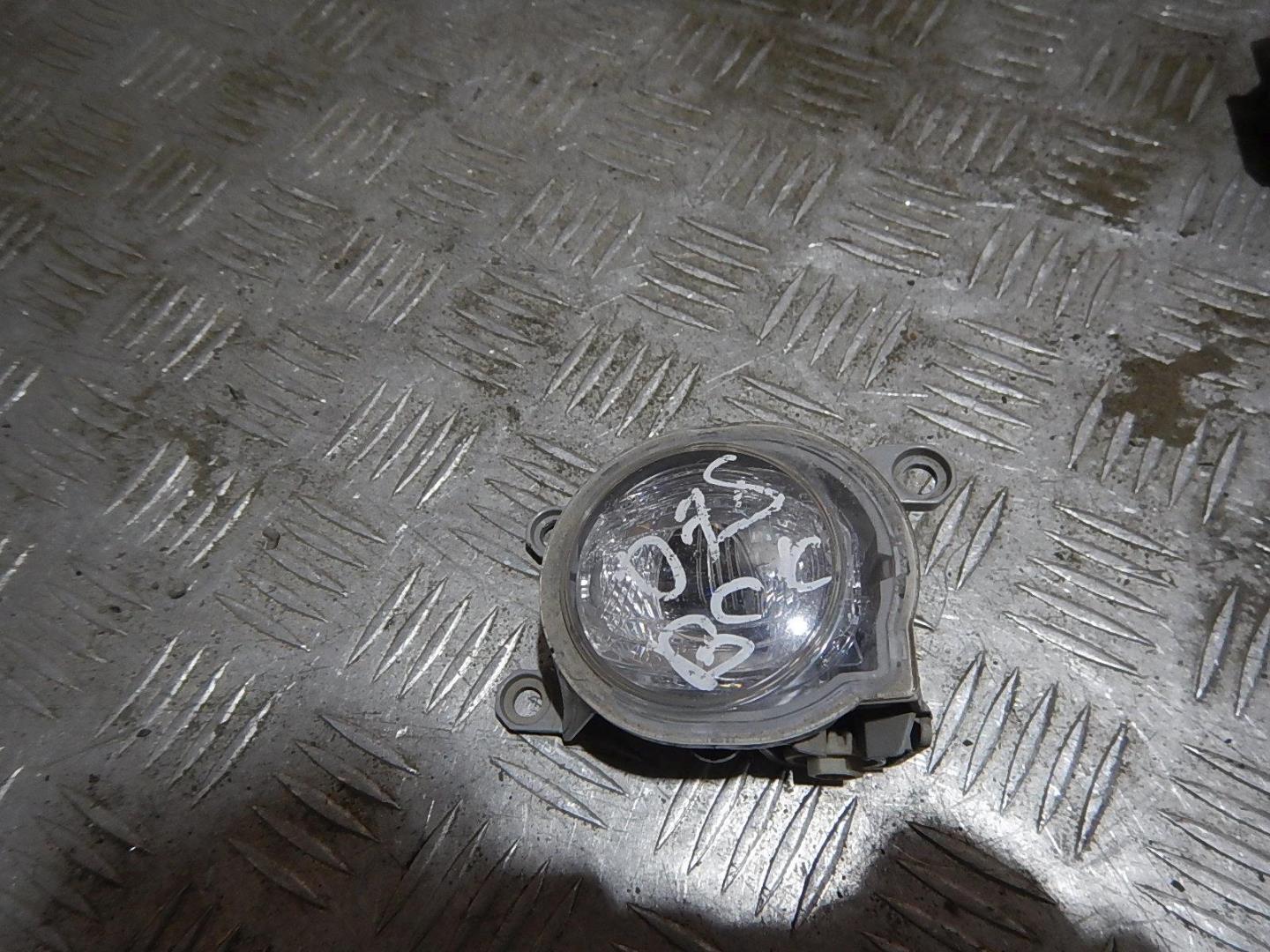 Фара противотуманная правая