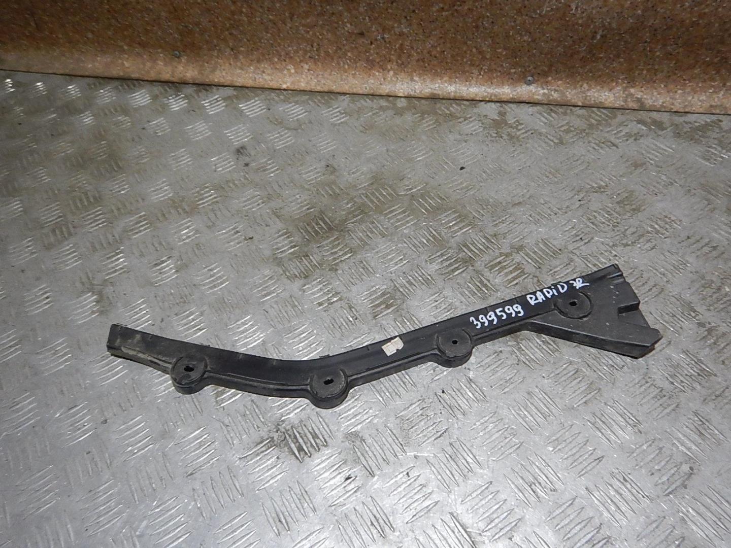 Кронштейн заднего бампера правый