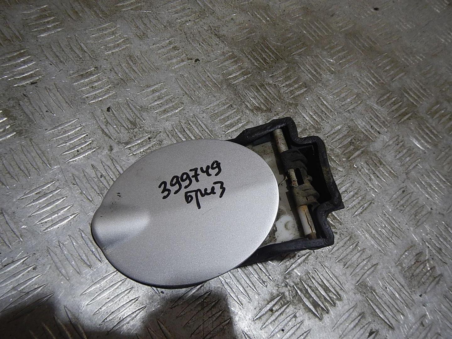 Лючок бензобака