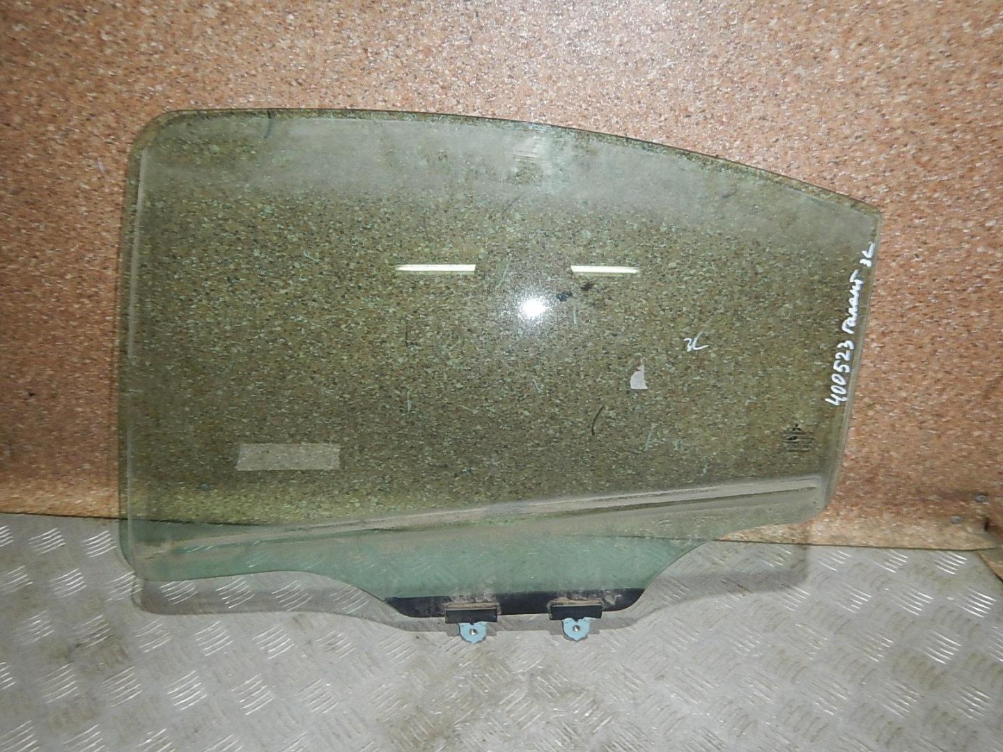 Стекло двери задней левой