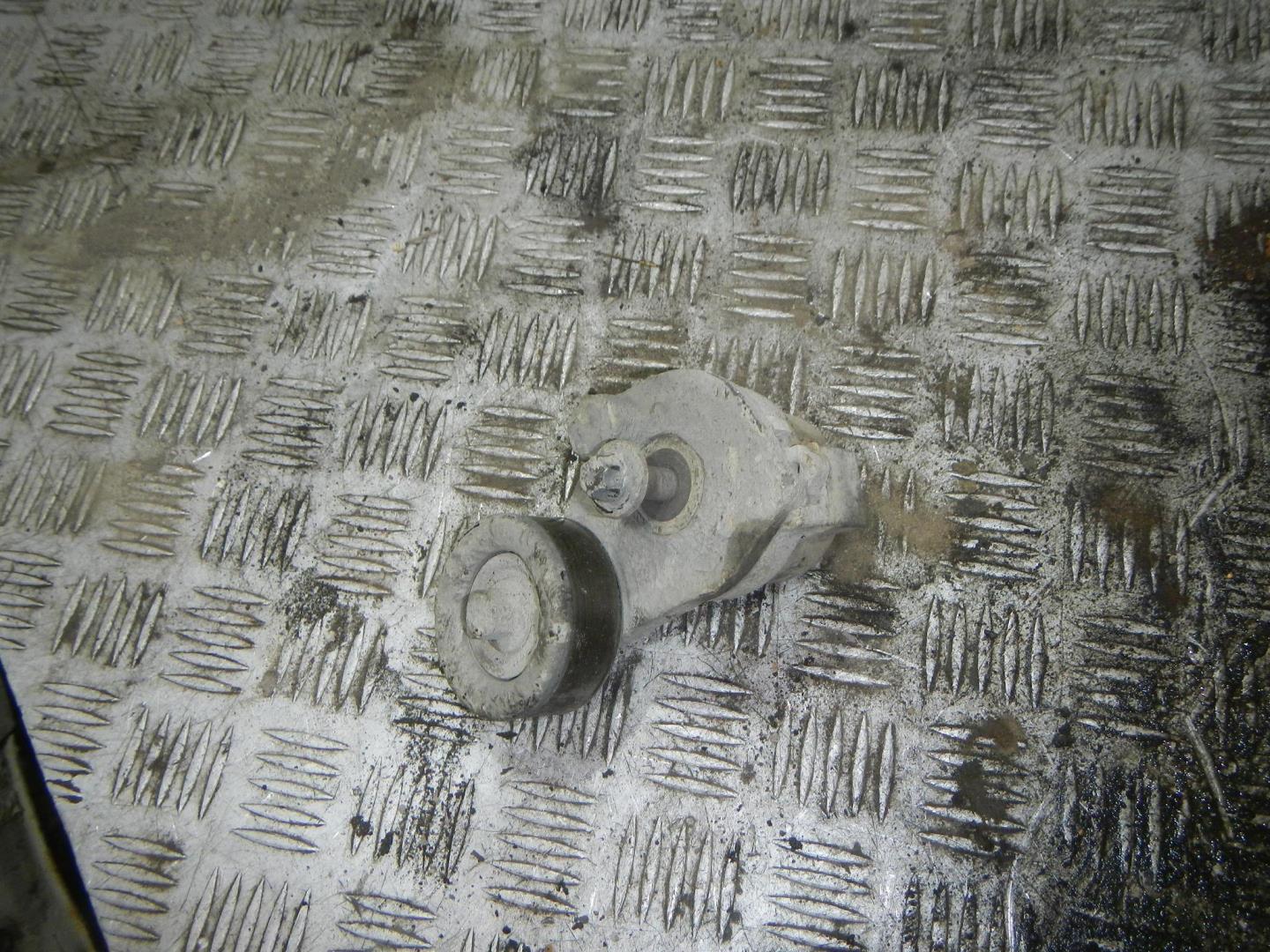 Ролик-натяжитель ремня ГРМ