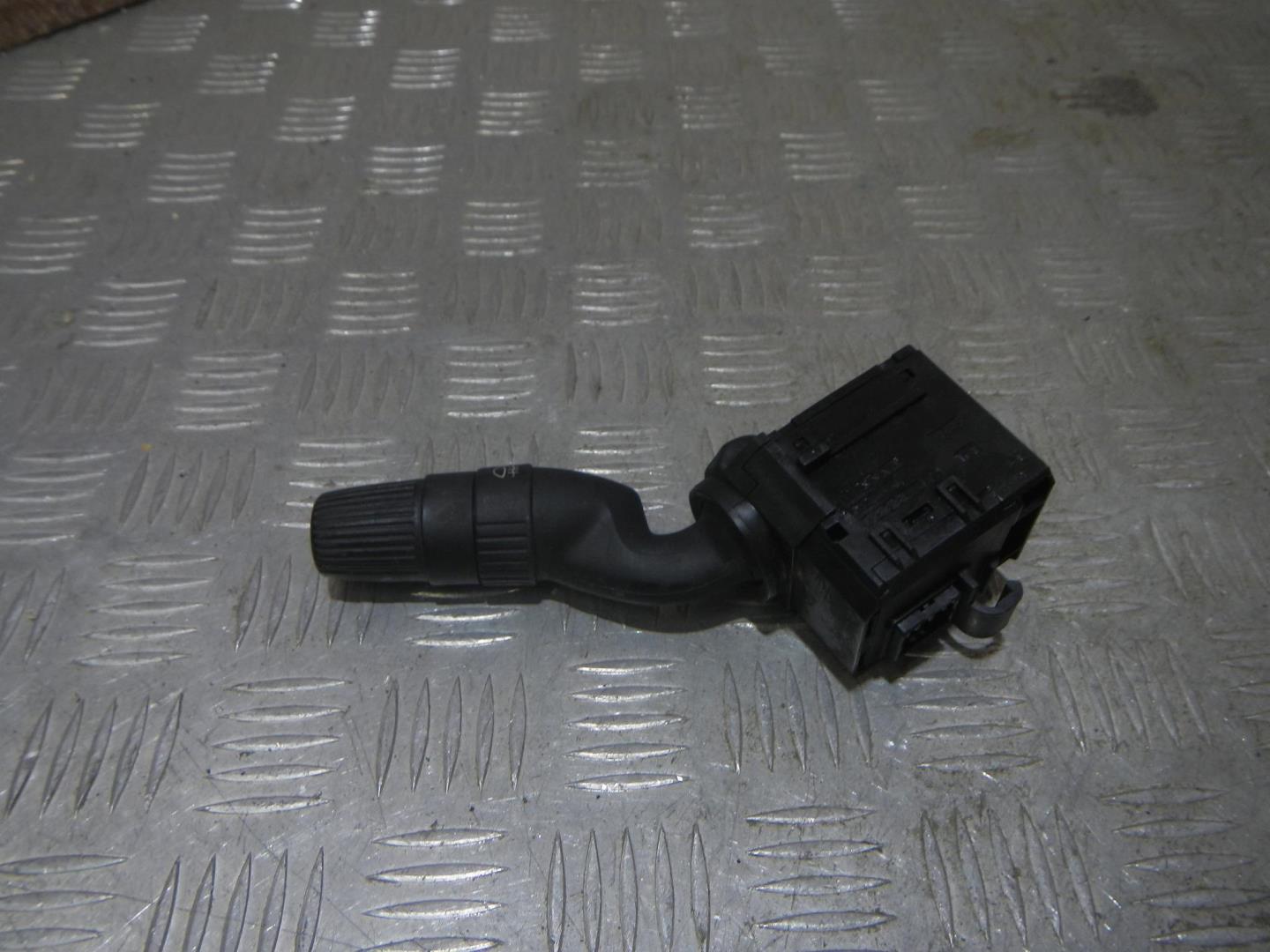 Переключатель поворотов подрулевой