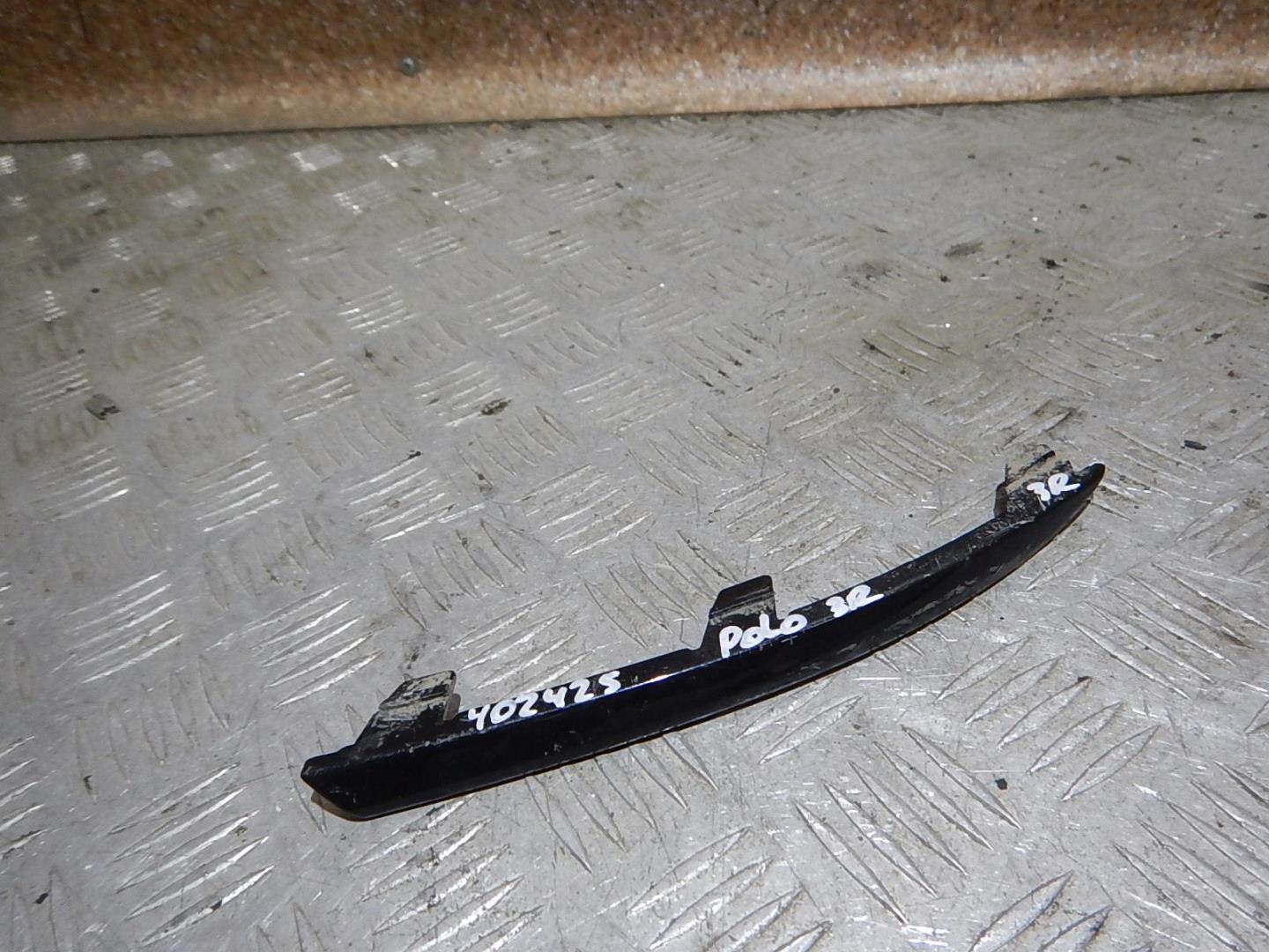 Молдинг заднего бампера