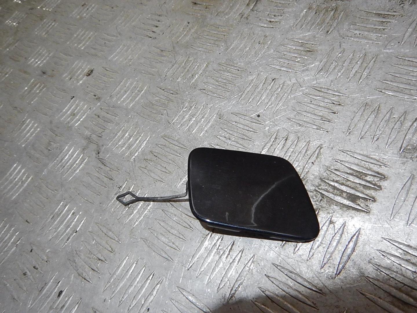 Заглушка буксировочного крюка