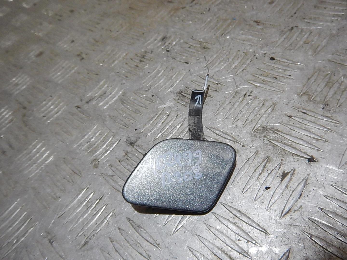 Заглушка буксировочного крюка