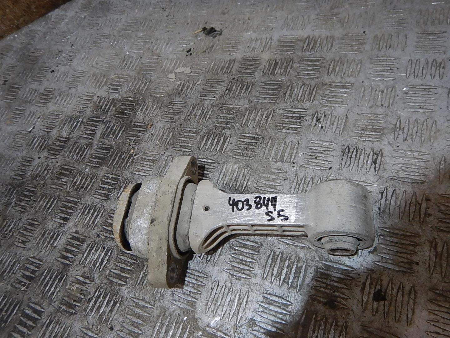 Опора двигателя задняя