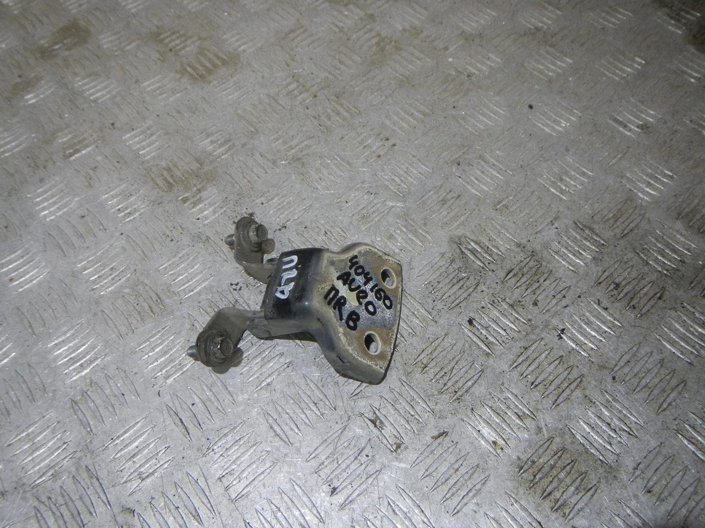 Петля двери передней правой верхняя