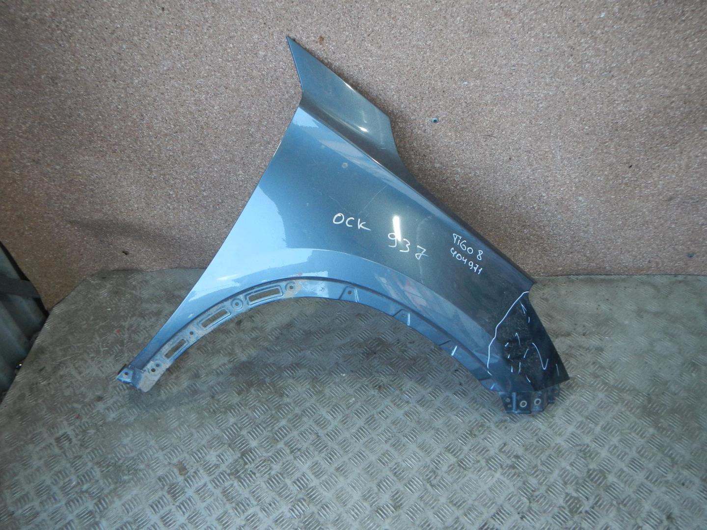 Крыло переднее правое