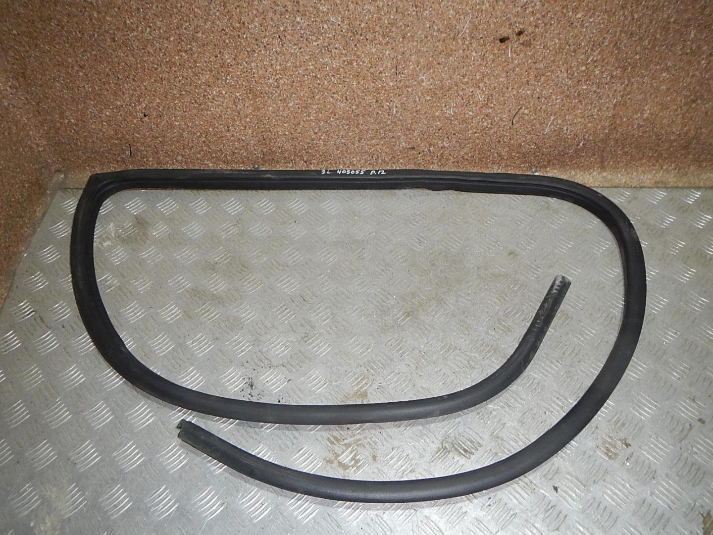 Уплотнитель двери